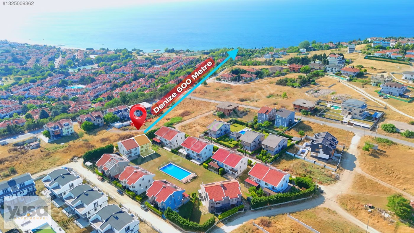 Silivri Sancaktepe'de Havuzlu Sitede Deniz Manzaralı Villa