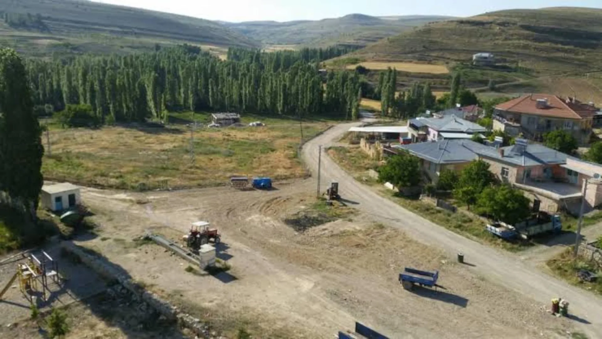 Peşinatsız Taksit İle Köşebaşı Resmi Yollu Müstakil Tapu Tarla!